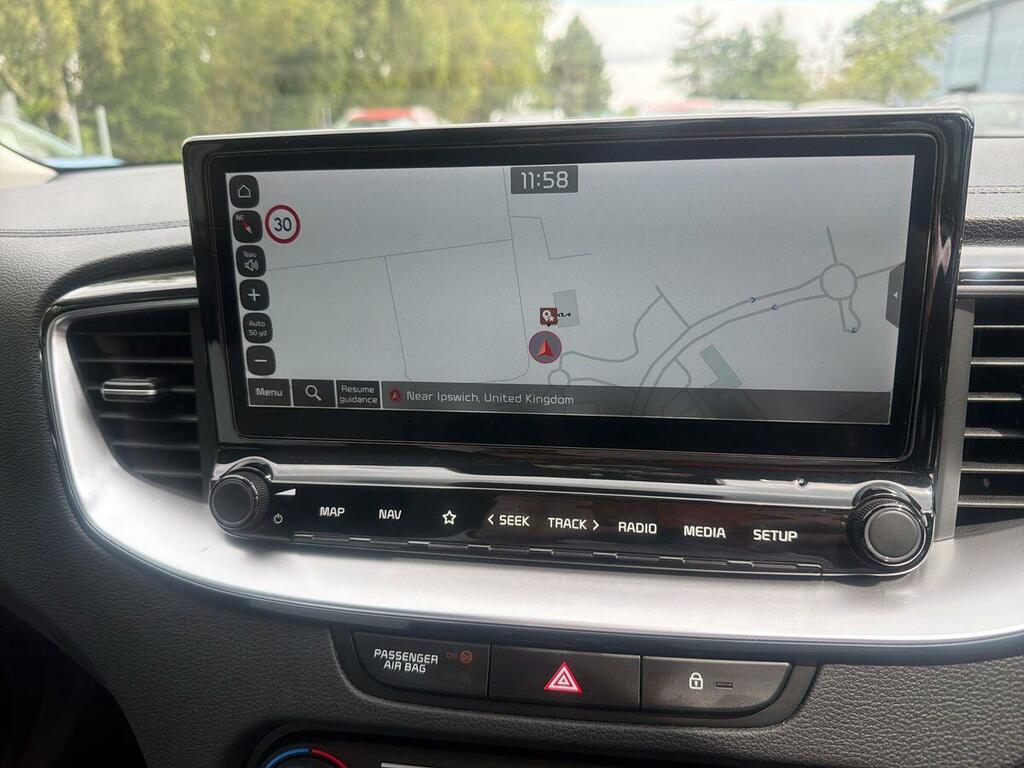 Kia Ceed 1.5T Gdi Isg 138 2 White #19