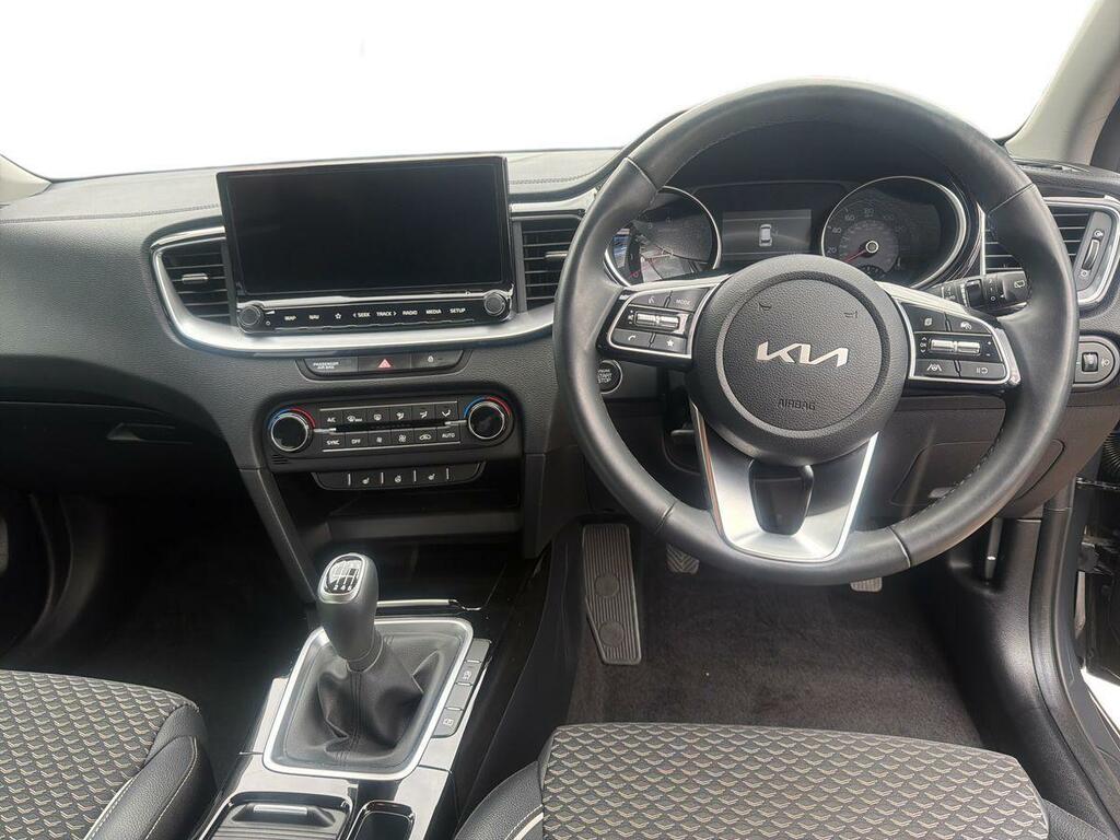 Kia Ceed 1.5T Gdi Isg 138 2 White #11