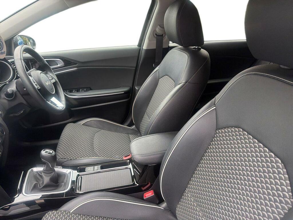 Kia Ceed 1.5T Gdi Isg 138 2 White #16