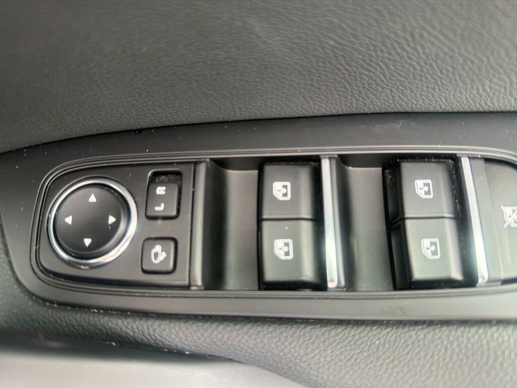 Kia Ceed 1.5T Gdi Isg 138 2 White #28