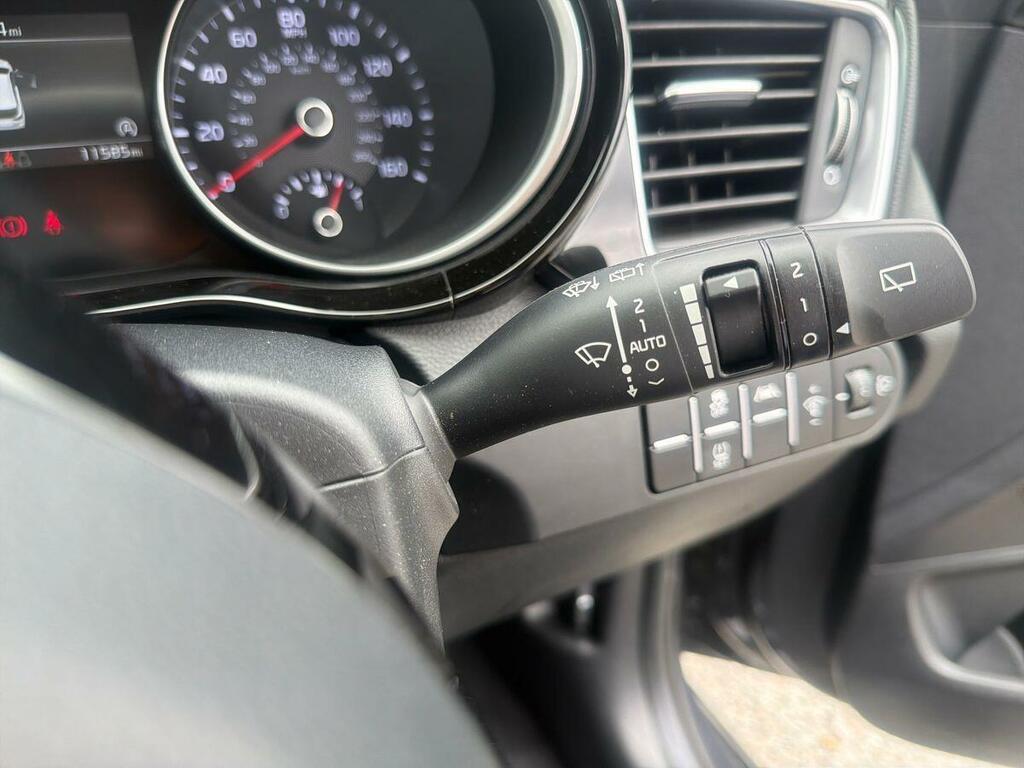 Kia Ceed 1.5T Gdi Isg 138 2 White #29