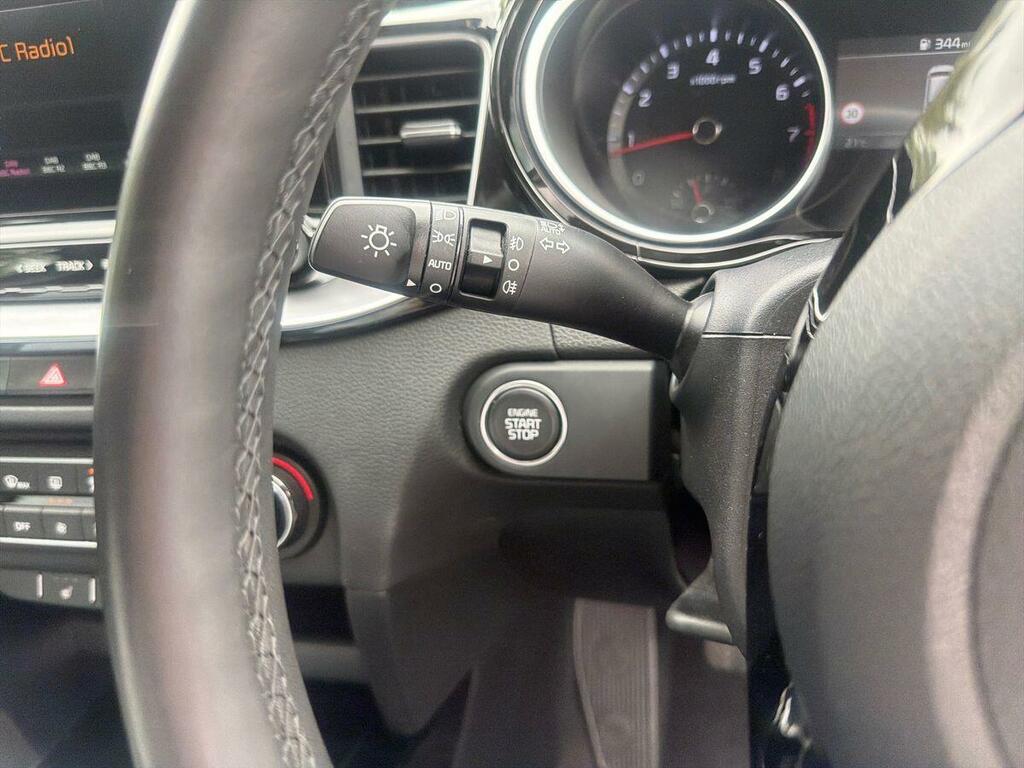 Kia Ceed 1.5T Gdi Isg 138 2 White #30
