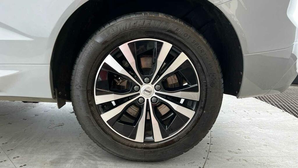 Volvo XC60 Core B5 Awd Mild Hybrid Grey #4