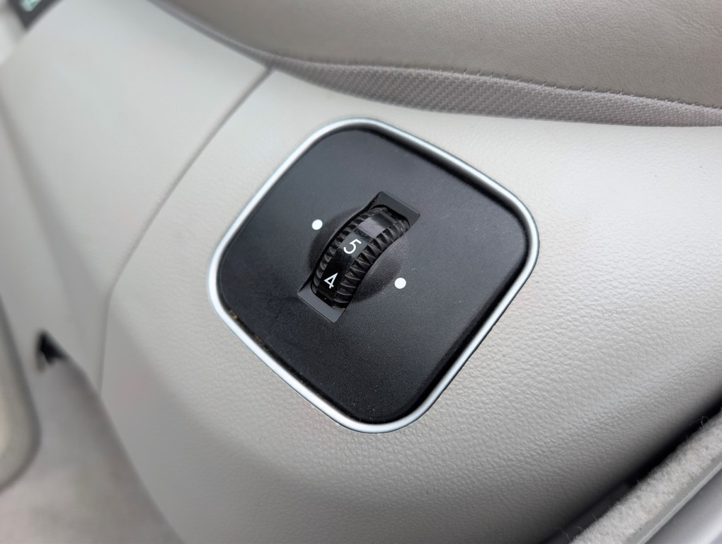 Mercedes-Benz SL Class U1014235 Silver #51