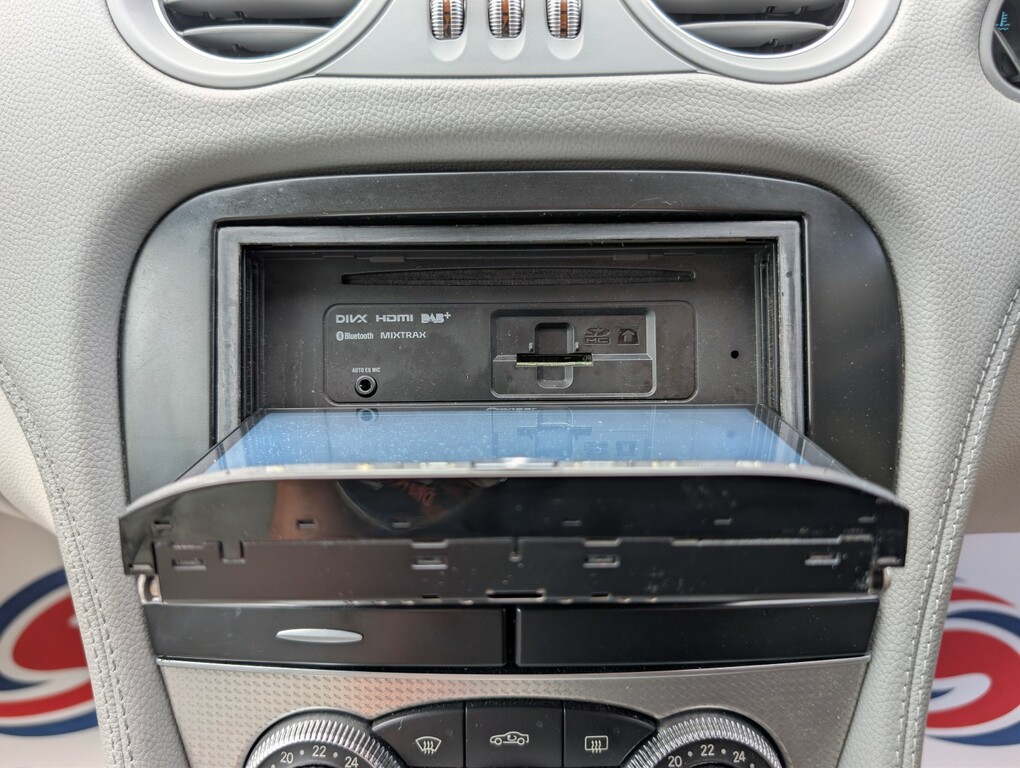 Mercedes-Benz SL Class U1014235 Silver #15