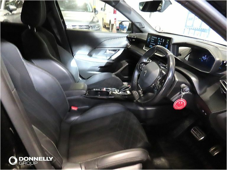 Peugeot e-2008 100Kw Gt 50Kwh 11Kwch Grey #4