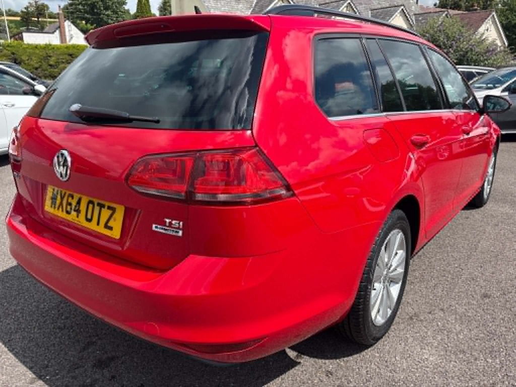 Volkswagen Golf 1.2 Tsi Bluemotion Red #4