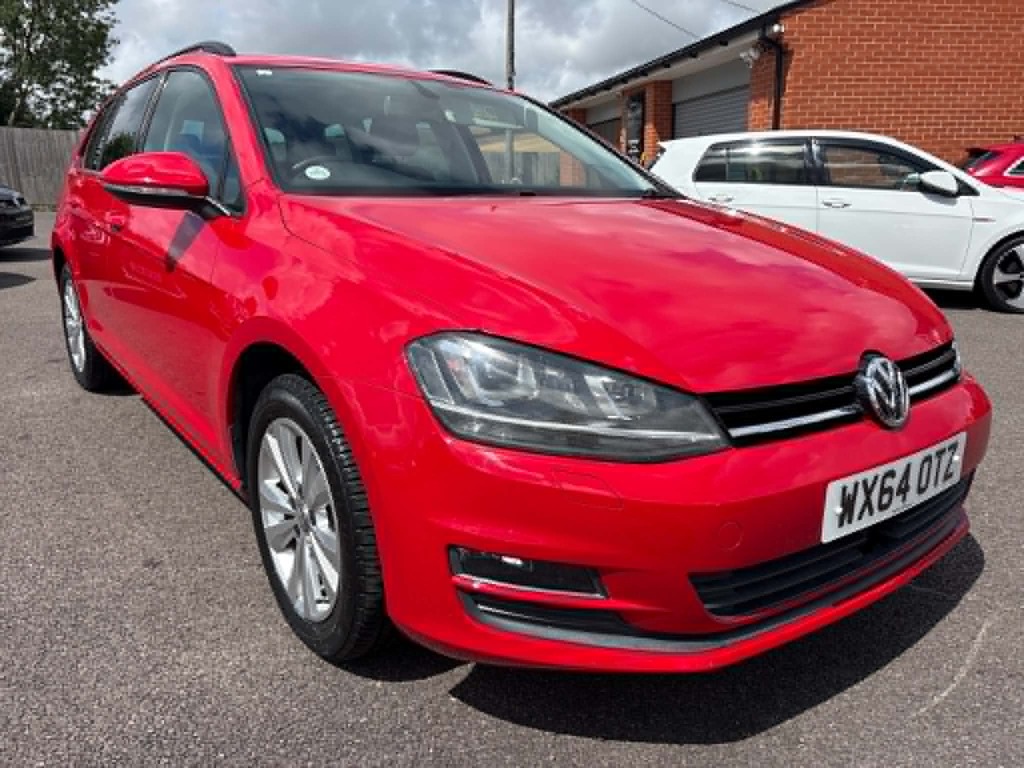 Volkswagen Golf 1.2 Tsi Bluemotion Red #2