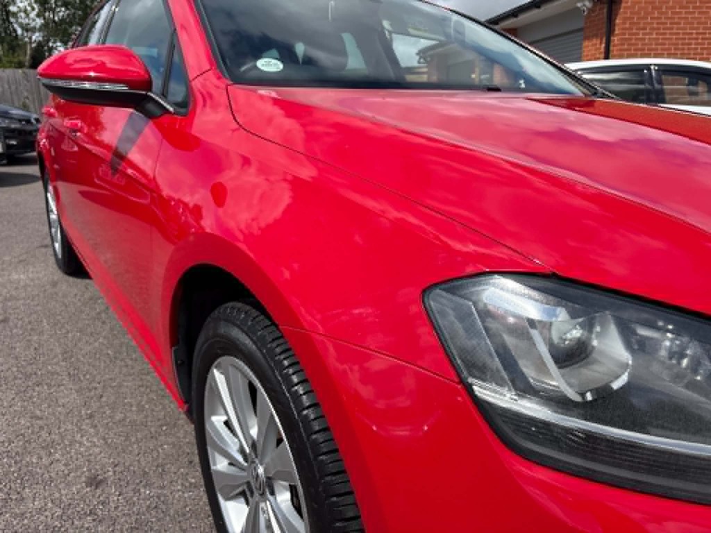 Volkswagen Golf 1.2 Tsi Bluemotion Red #5