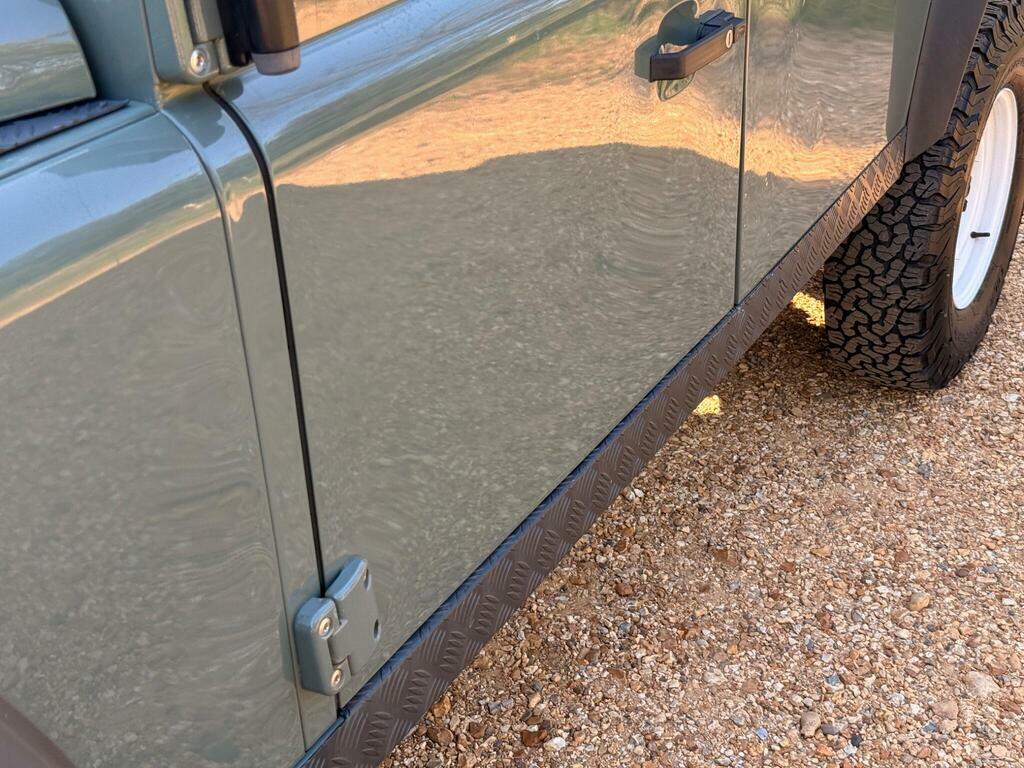Land Rover Defender 110 Blue #33