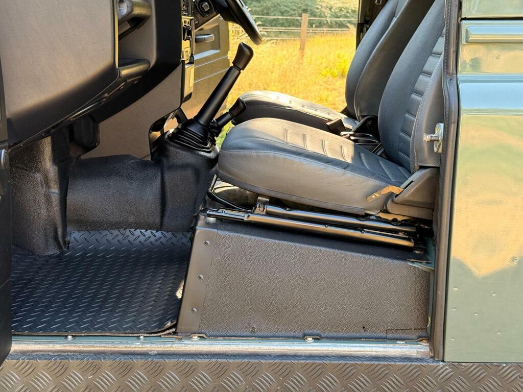 Land Rover Defender 110 Blue #15