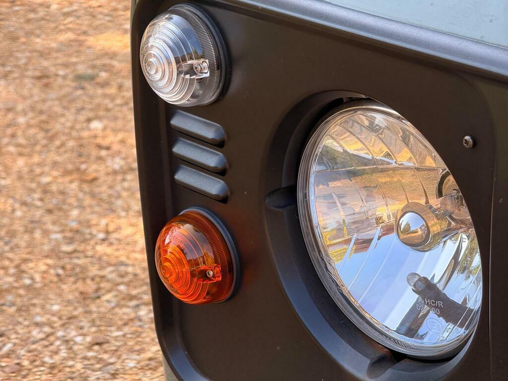 Land Rover Defender 110 Blue #21