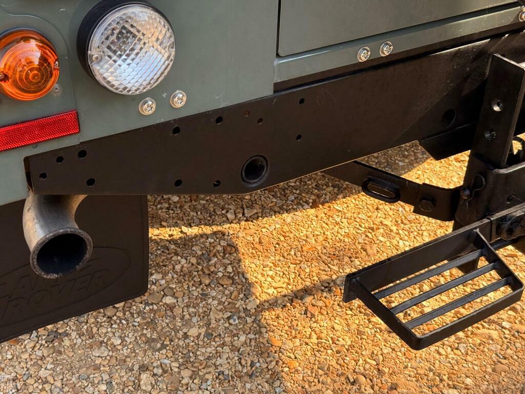 Land Rover Defender 110 Blue #47