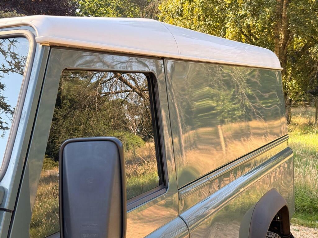 Land Rover Defender 110 Blue #25