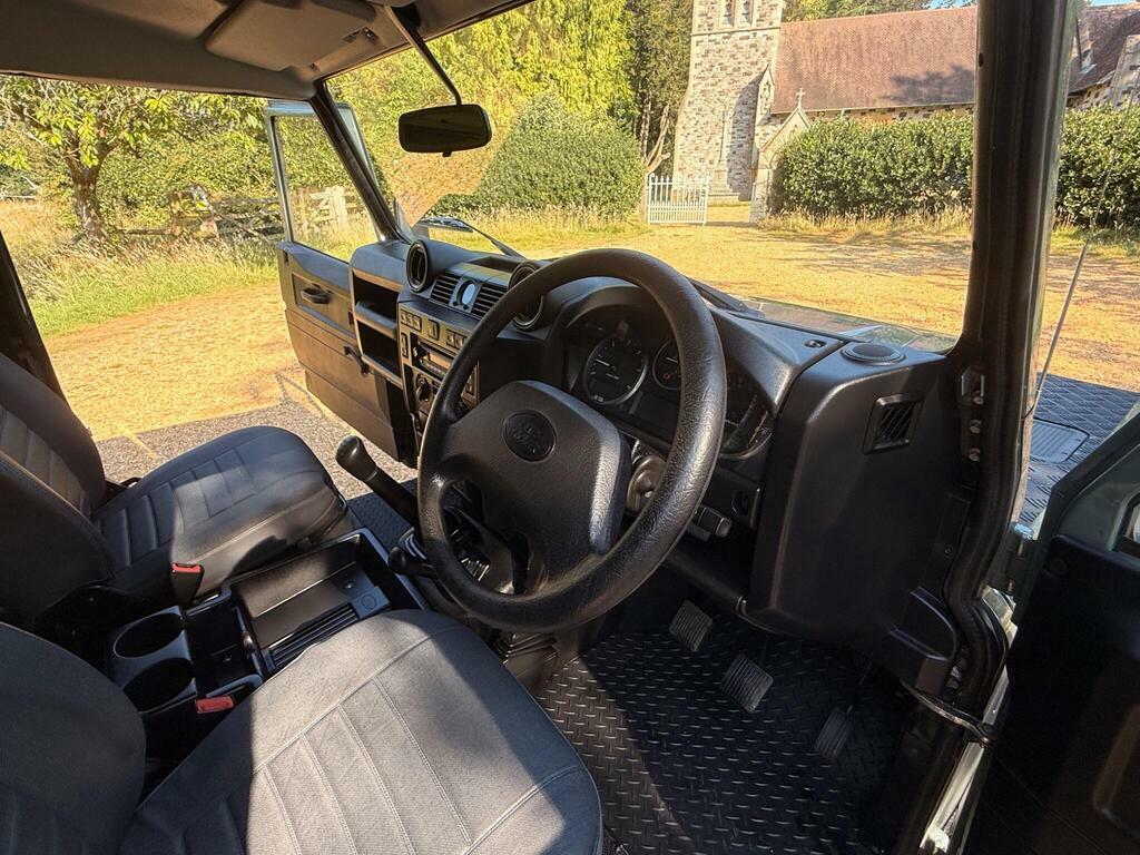 Land Rover Defender 110 Blue #7
