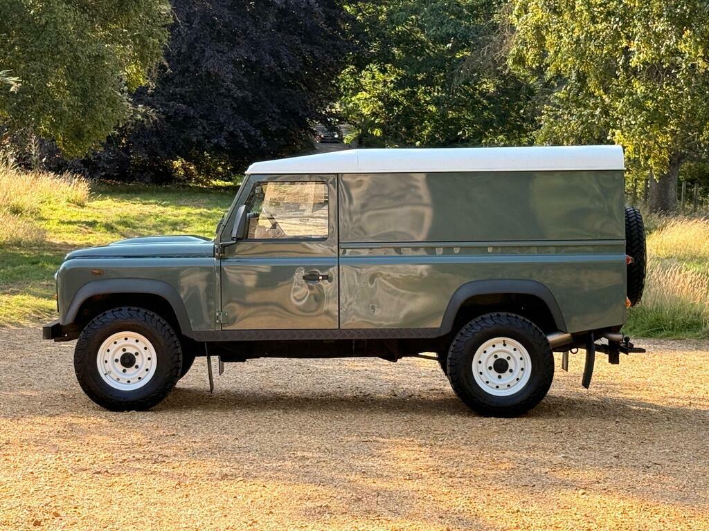 Land Rover Defender 110 Blue #5