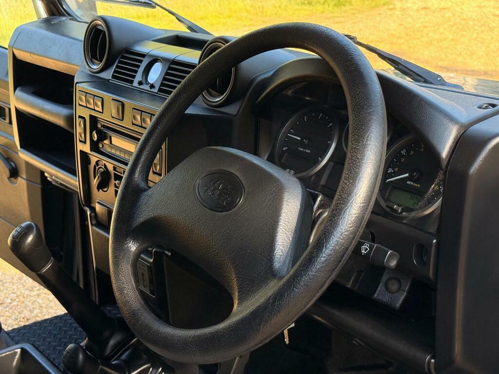 Land Rover Defender 110 Blue #11