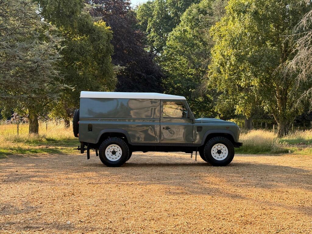 Land Rover Defender 110 Blue #102