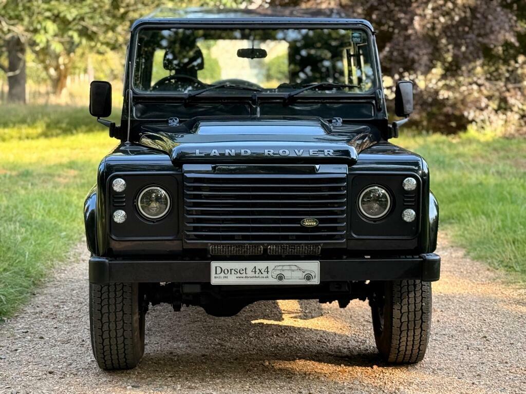 Land Rover Defender 90 2.4 Tdci County Station Wagon Black #4