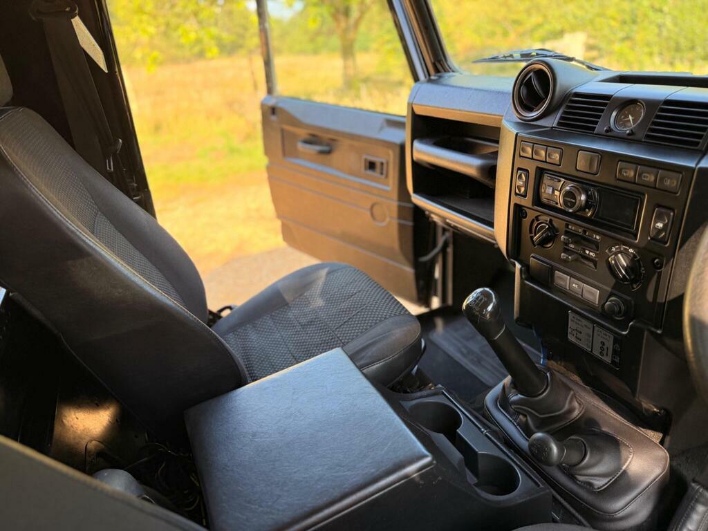 Land Rover Defender 90 Tdci Green #26