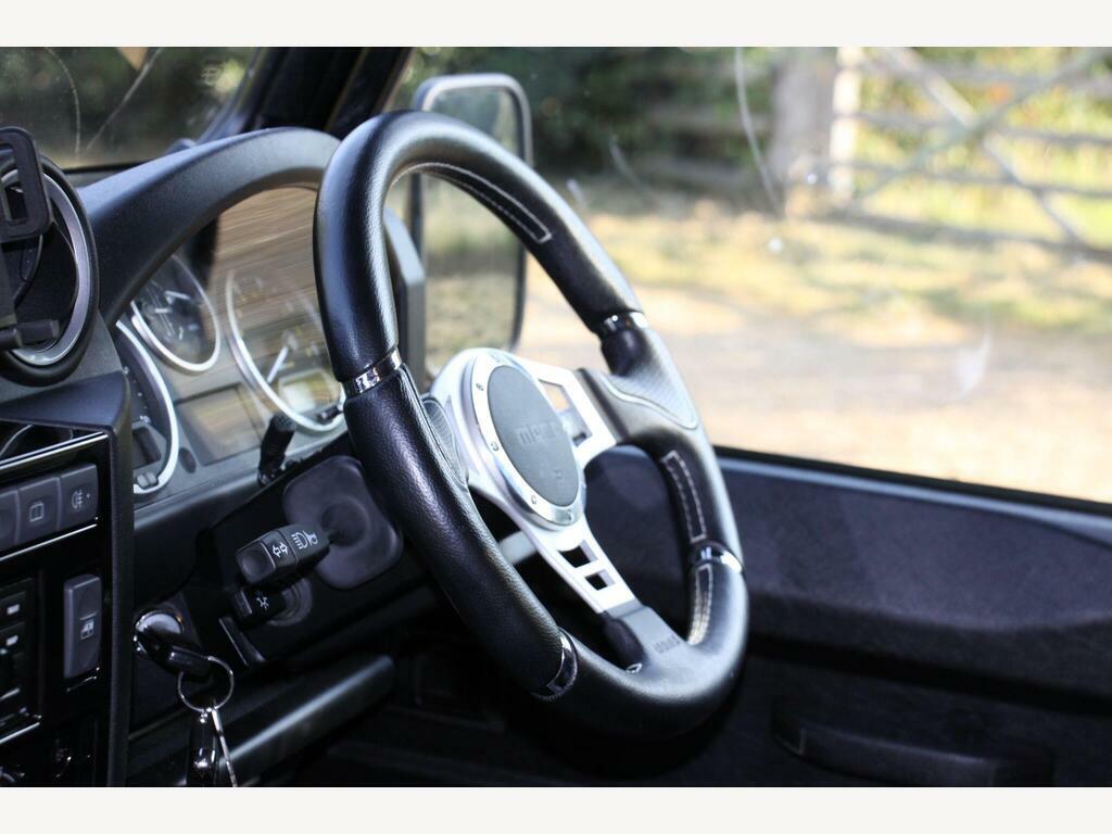 Land Rover Defender 90 Diesel White #8