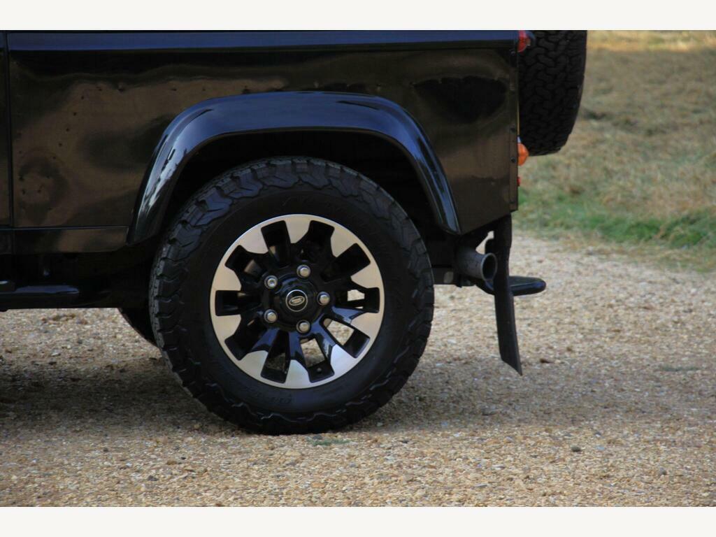 Land Rover Defender 90 Diesel White #47