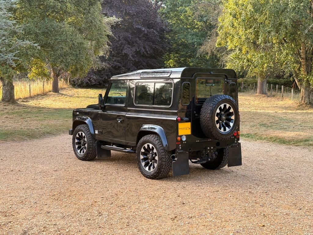 Land Rover Defender 90 Diesel White #60