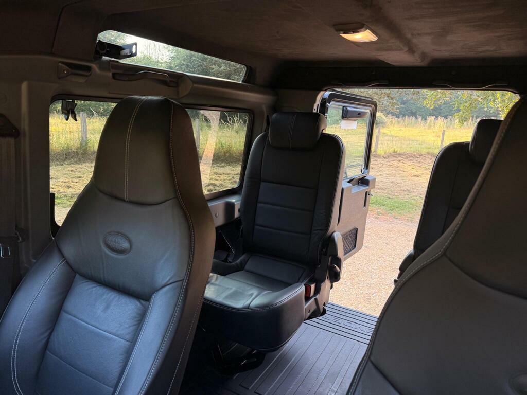 Land Rover Defender 90 Diesel White #9