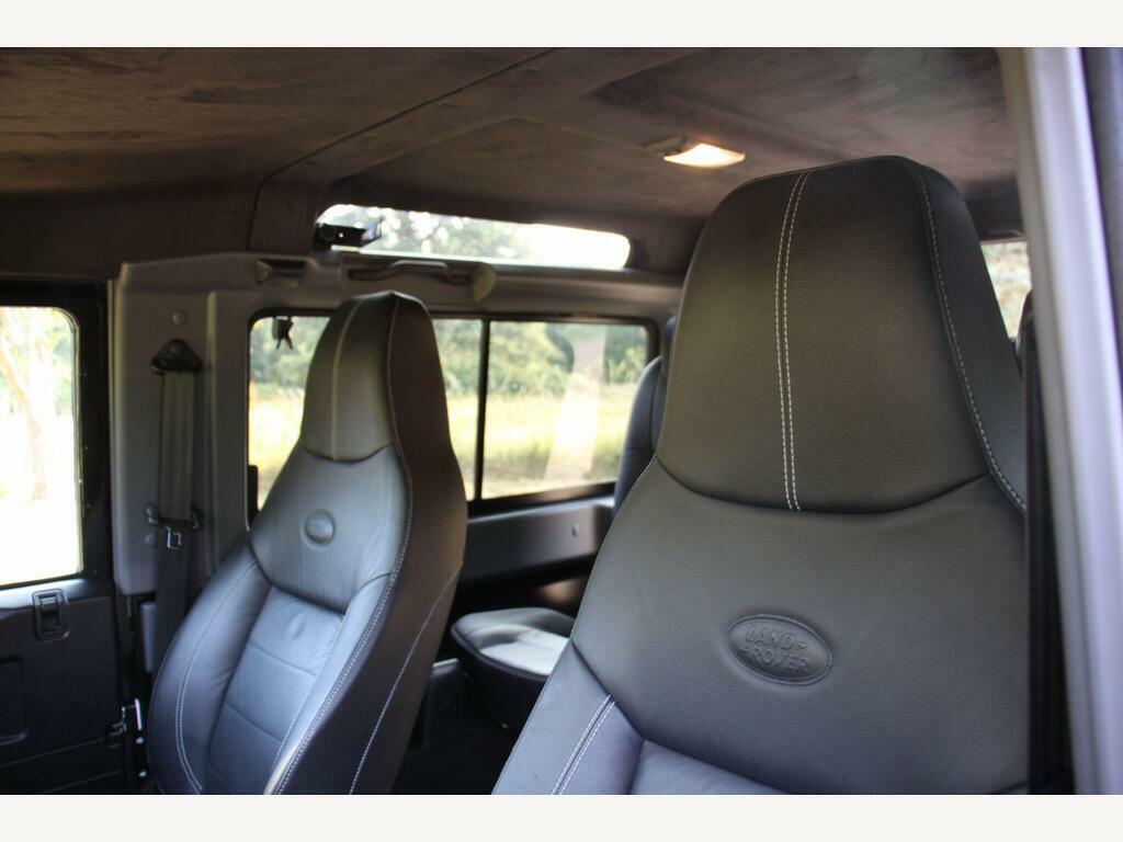 Land Rover Defender 90 Diesel White #10