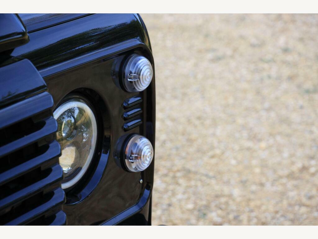 Land Rover Defender 90 Diesel White #27