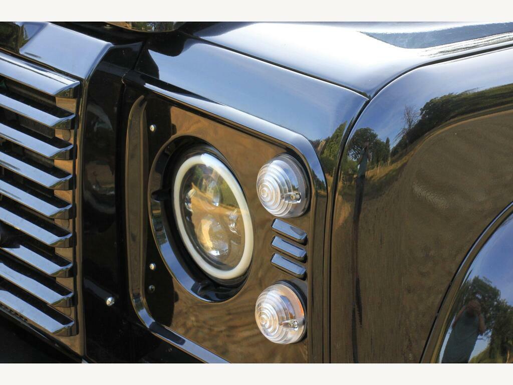 Land Rover Defender 90 Diesel White #28
