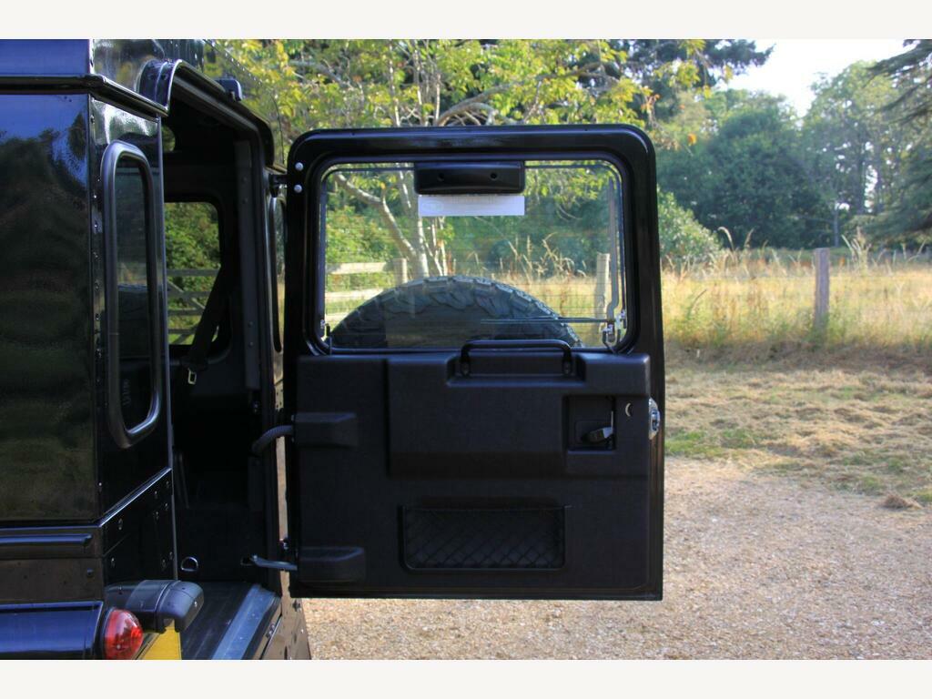 Land Rover Defender 90 Diesel White #37