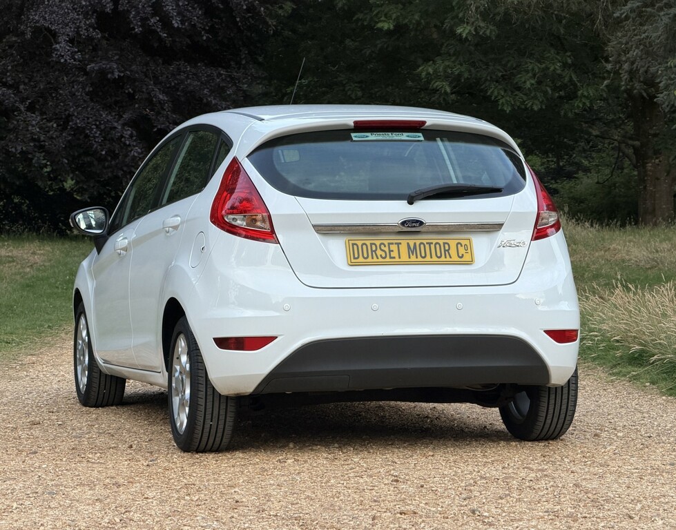 Ford Fiesta Hatchback 1.4 Zetec 2012 White #4