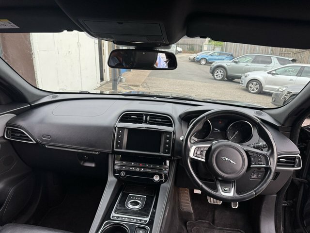 Jaguar F-Pace 2.0 R-sport Awd 178 Bhp Silver #13