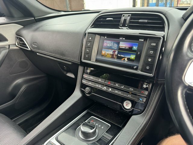 Jaguar F-Pace 2.0 R-sport Awd 178 Bhp Silver #26