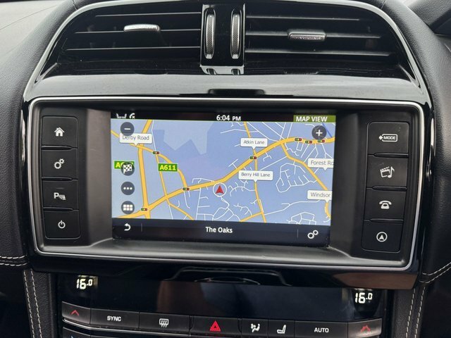 Jaguar F-Pace 2.0 R-sport Awd 178 Bhp Silver #17