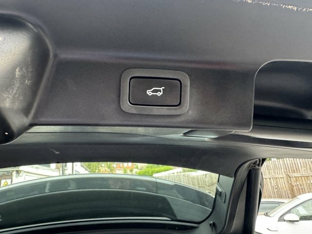 Jaguar F-Pace 2.0 R-sport Awd 178 Bhp Silver #10