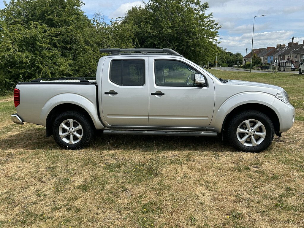 Nissan Navara 2.5 Dci Tekna Silver #5
