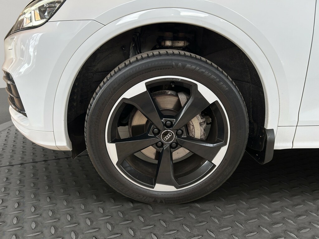 Audi Q5 2.0 Tdi 40 Black Edition White #6