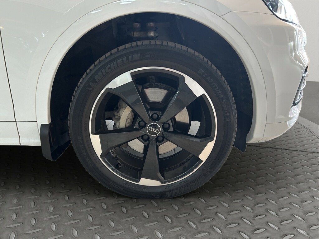 Audi Q5 2.0 Tdi 40 Black Edition White #4