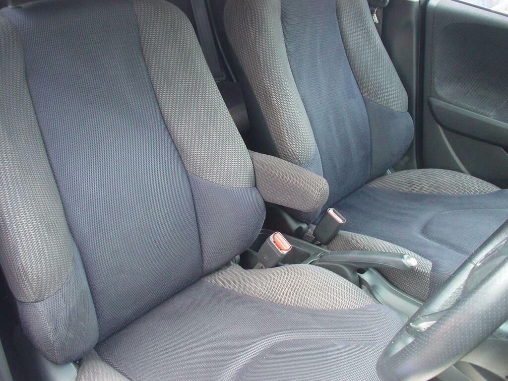 Honda Jazz 1.4 I-vtec Es Plus Silver #27