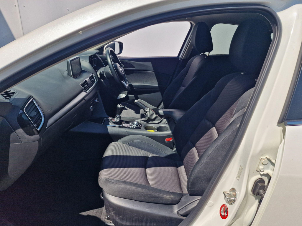 Mazda 3 2.0 Sport Nav Blue #31