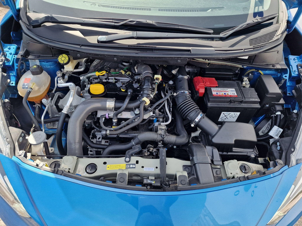 Nissan Micra Tekna Red #30