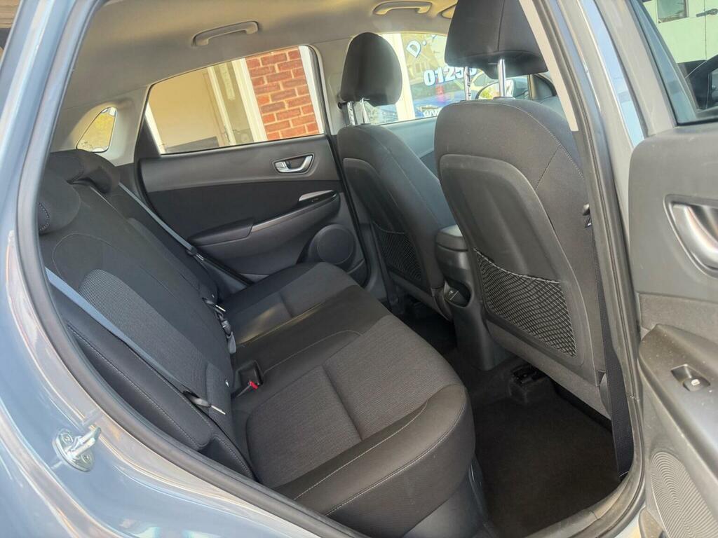 Hyundai Kona Hatchback White #19