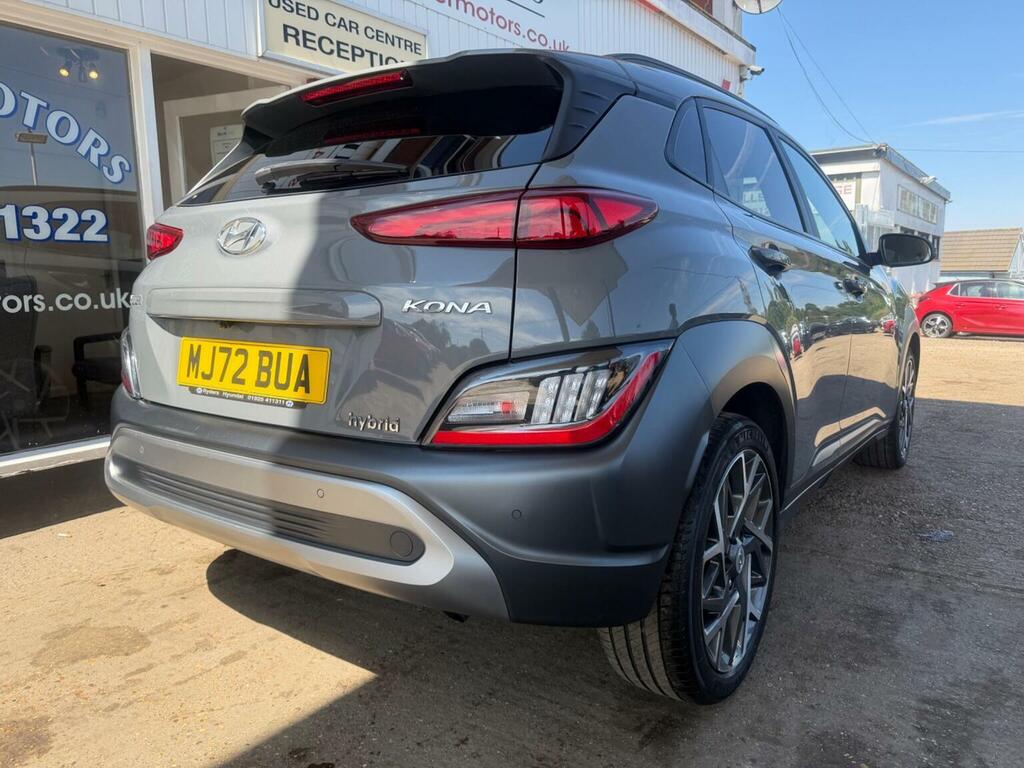 Hyundai Kona Hatchback White #9