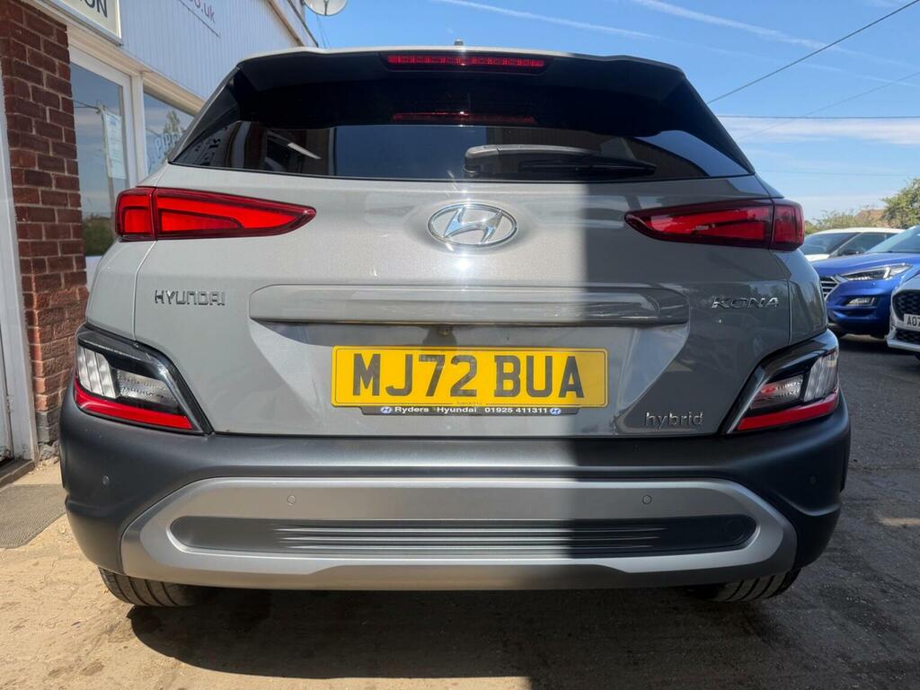 Hyundai Kona Hatchback White #10