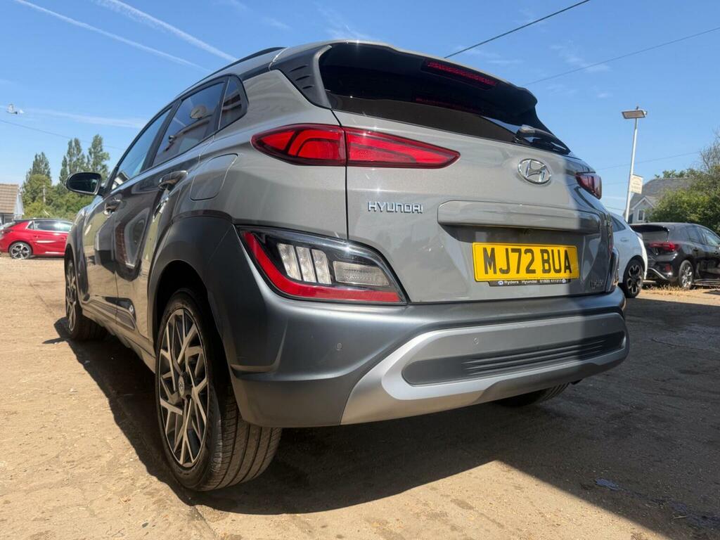 Hyundai Kona Hatchback White #11