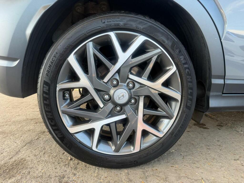Hyundai Kona Hatchback White #15