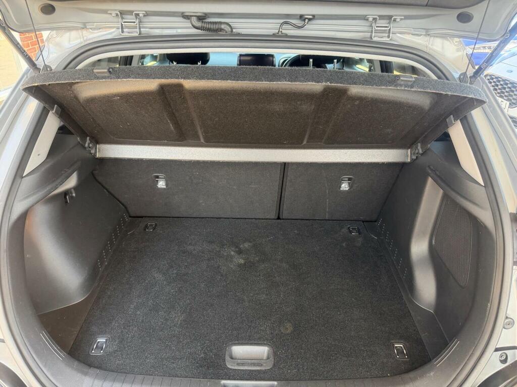 Hyundai Kona Hatchback White #20