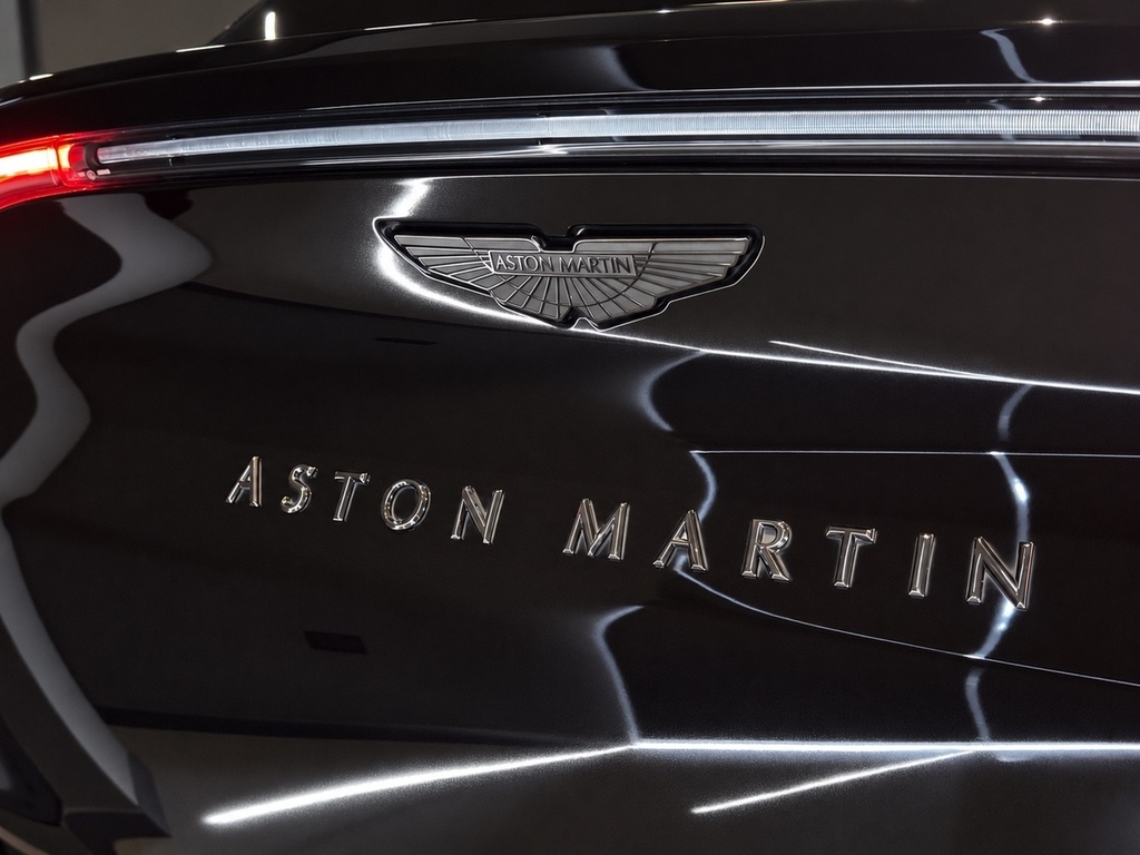 Aston Martin DBX V8 Black #6